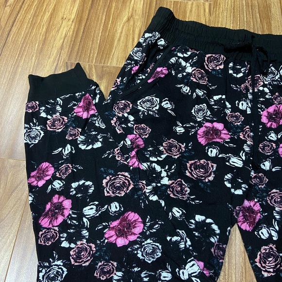 4/$16⚡️Republic- Lounge Bottoms💗📦 - Picture 2 of 4